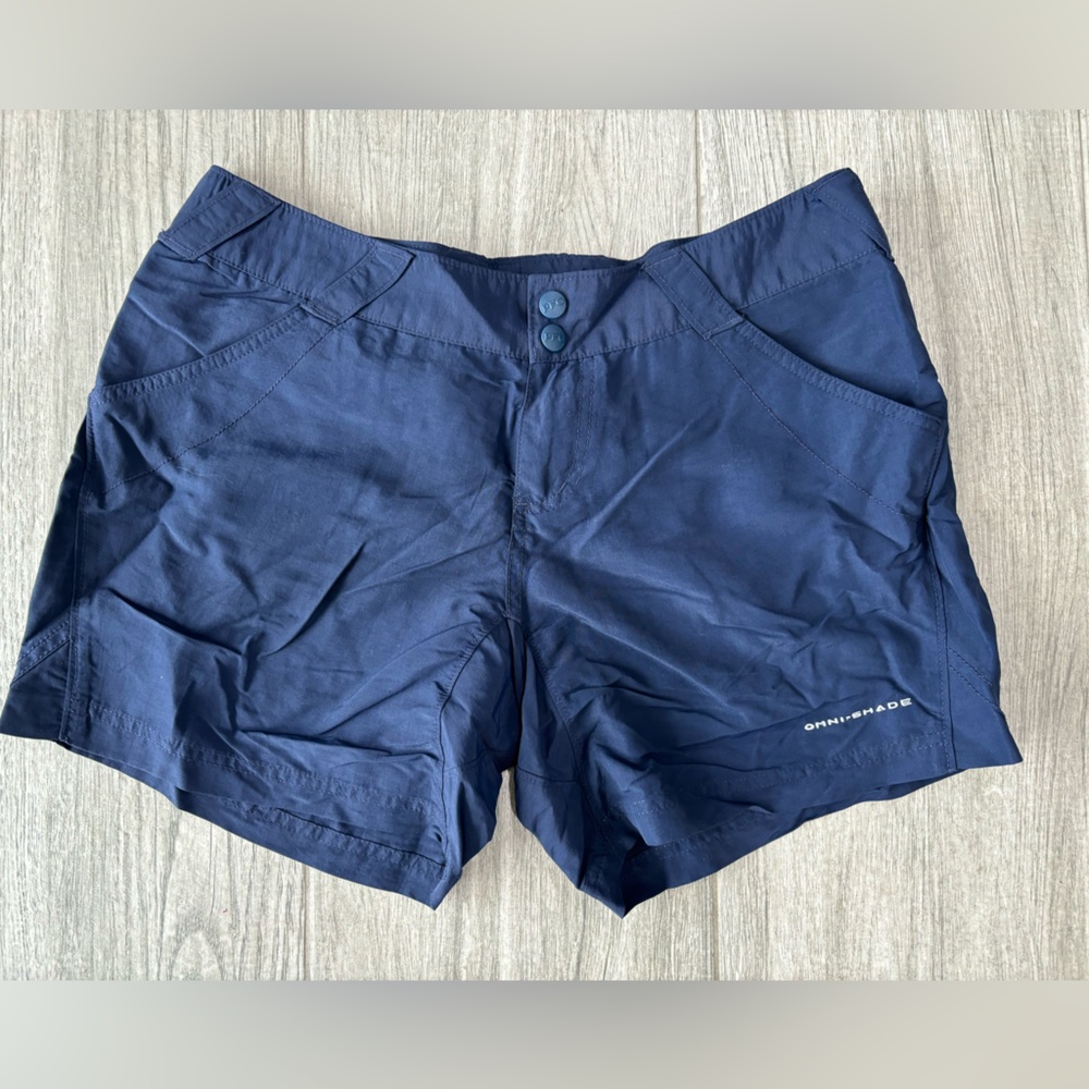 Women’s PFG Columbia Coral Point Short, Navy Blue, Medium, EUC